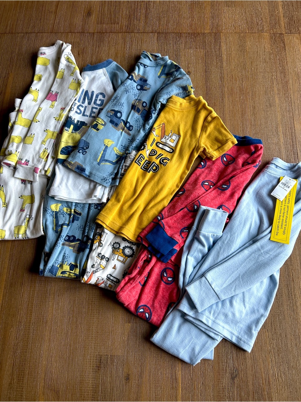 5pc Lot of 5T Pajama Sets